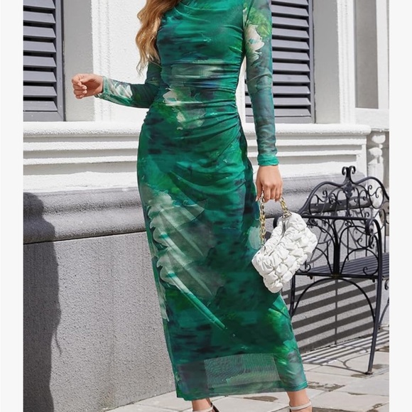 Elegant Long Sleeve Green/Blue Dress - Picture 1 of 6
